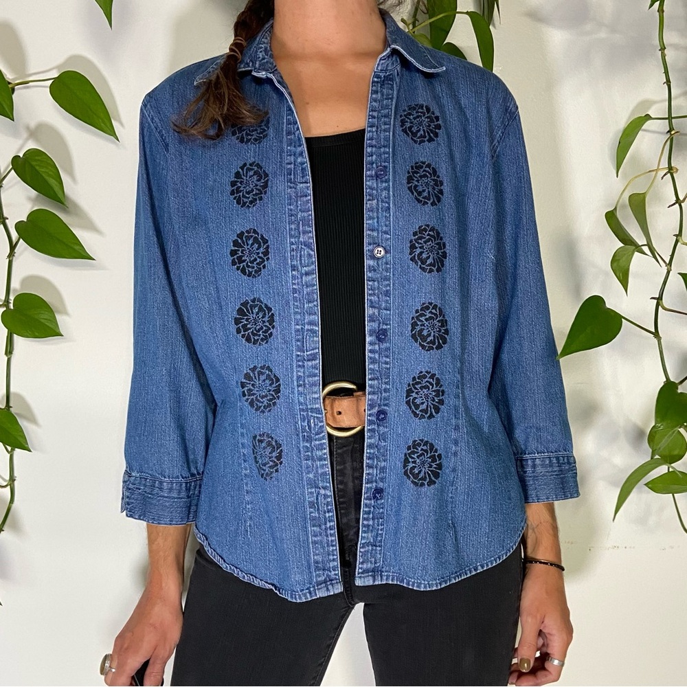 🌹 SOLD 🌹 Marigolds printed denim button down shirt